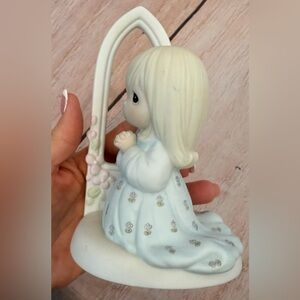 Precious Moments Figurine "O Worship The Lord" 100064 No Box